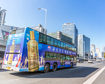 北京双层巴士公交车身广告